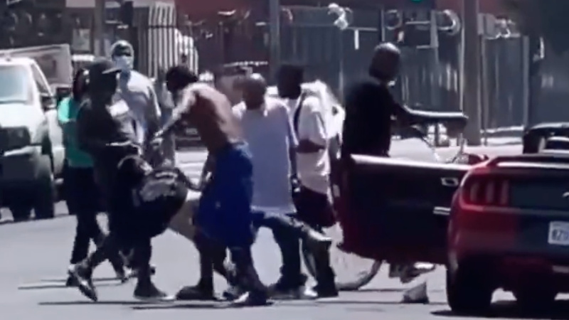 Shock Video: Driver Beaten, Robbed After Crash in Skid Row – NewsWars
