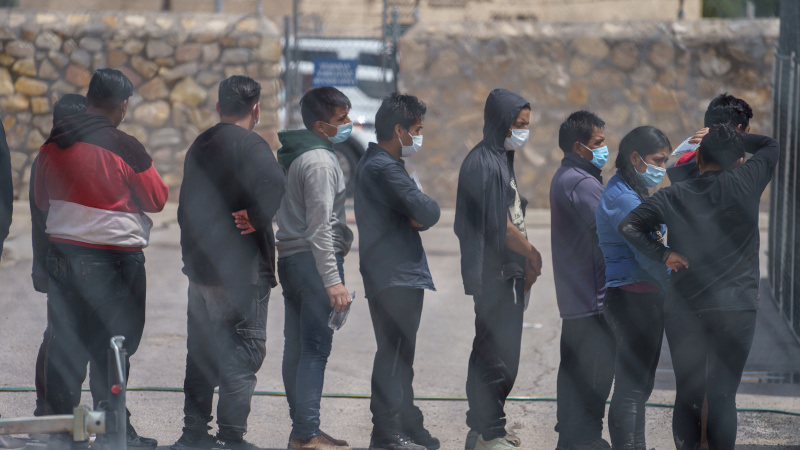 DHS Dumping Illegals in Downtown El Paso – NewsWars