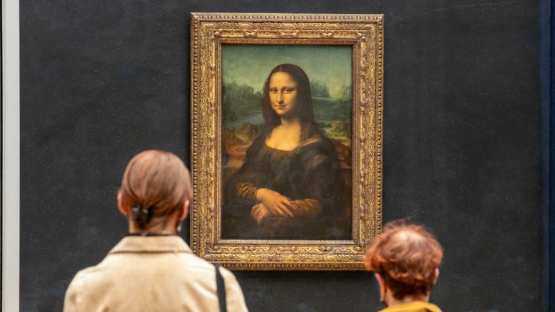 Climate Change Activist Attacks Mona Lisa Painting in Paris