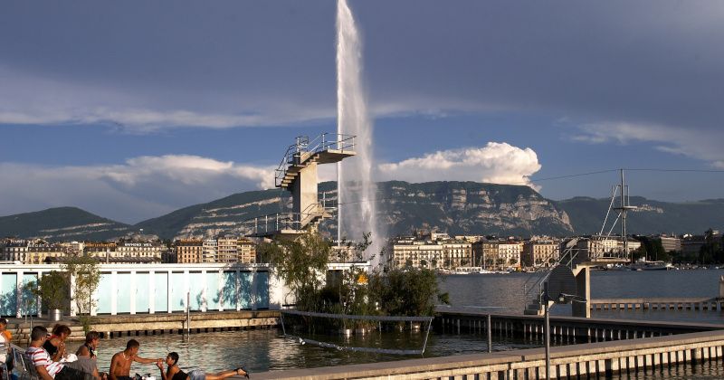 Switzerland: ‘Youths’ Wreaking Havoc at Geneva Swimming Pool