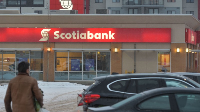 Canadian Bank Apologizes to Freedom Convoy Protest Participant For Freezing His Account