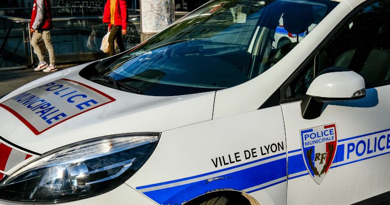 French Police Ambushed by Violent Mob While Arresting Teen Suspect