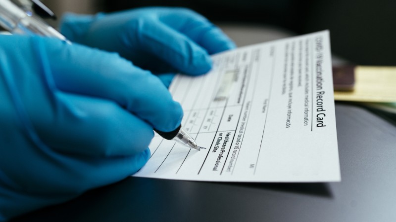 Rich People in Spain, Including Pharmaceutical Company President, Caught Buying Fake COVID Vaccine Certificates