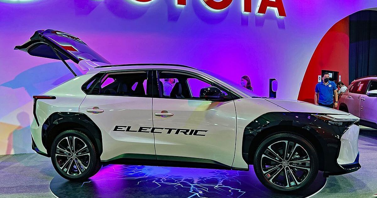 Auto Expert Uncovers Huge Lie About Electric Vehicle Range Claims - Owners Should Be Seething