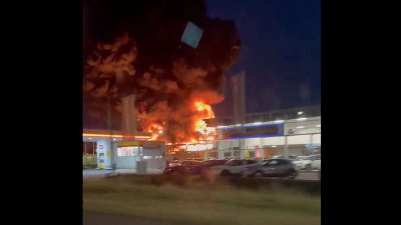 Bill Gates-Funded Picnic Grocery Store Burned to Ground in Netherlands Amid Dutch Protests