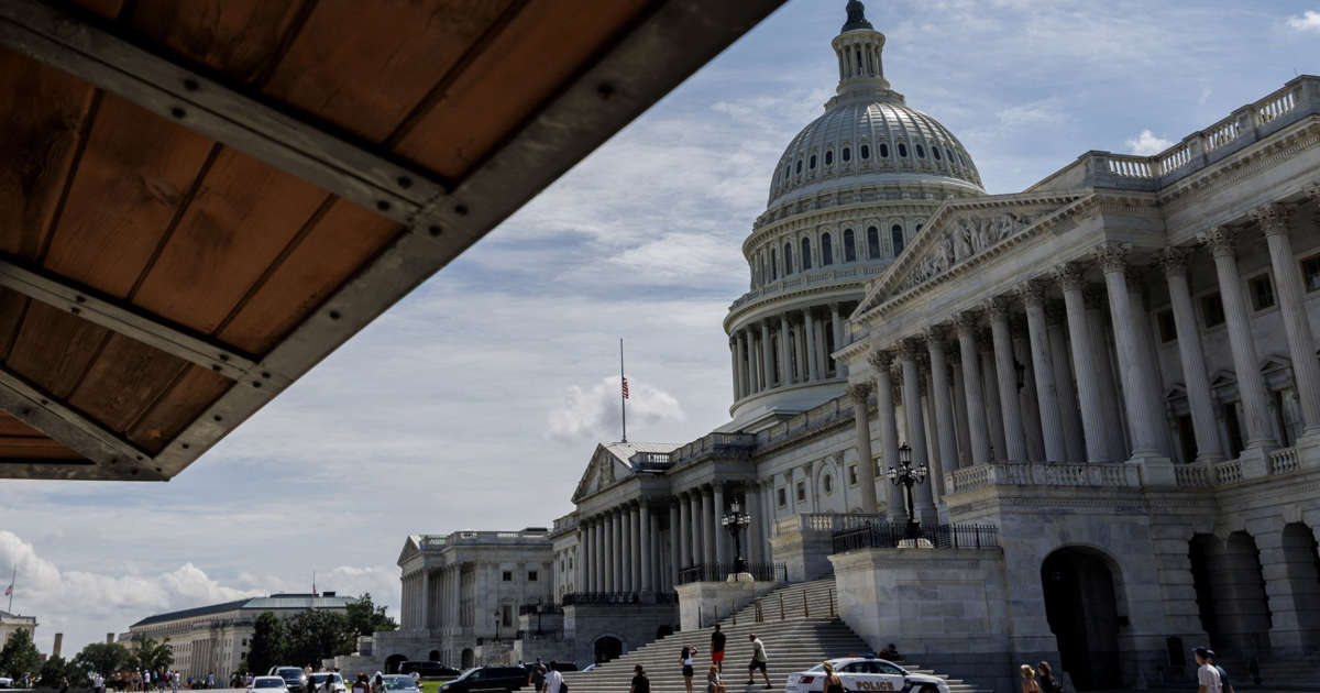 Tax Bill Latest: Democrats Turn Back GOP Immigration Amendment