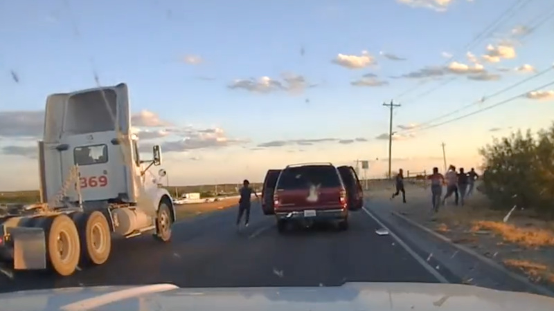 Wild Video: Illegals Pour Out of SUV During Wild Pursuit in Texas – NewsWars