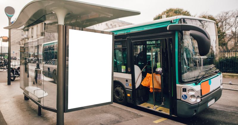 France: Knife-Wielding Teen Slashes Bus Driver After Being Asked to Put Out Cigarette