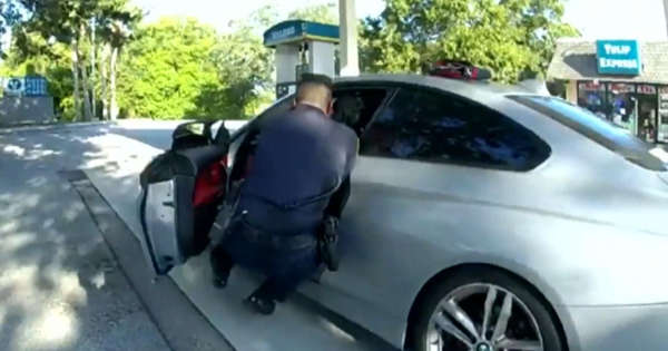Officer Dragged by Car When Driver Flees Traffic Stop: Cops
