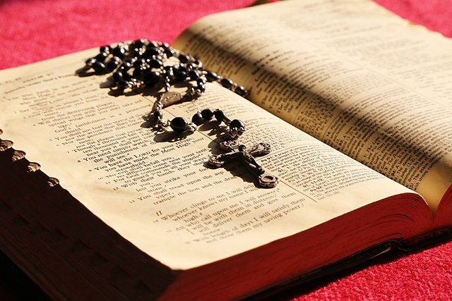 Atlantic Writer Claims the Rosary is an Extremist Symbol for Christian Nationalists