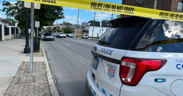 Officer shoots teen after suspects bring out guns during traffic stop, Columbus police say