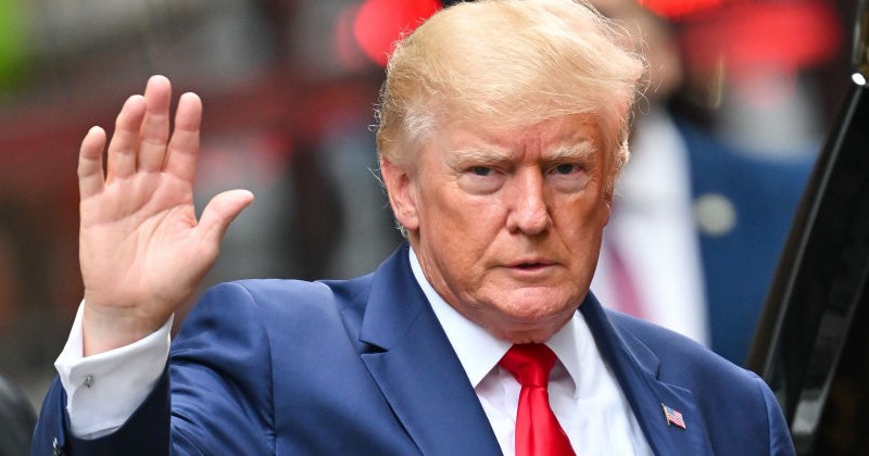 Experts Say FBI Mar-a-Lago Raid Will Help Trump