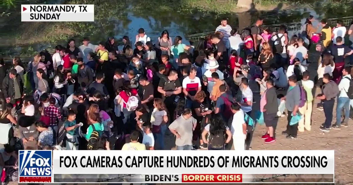 Fox News cameras capture hundreds of migrants illegally crossing border