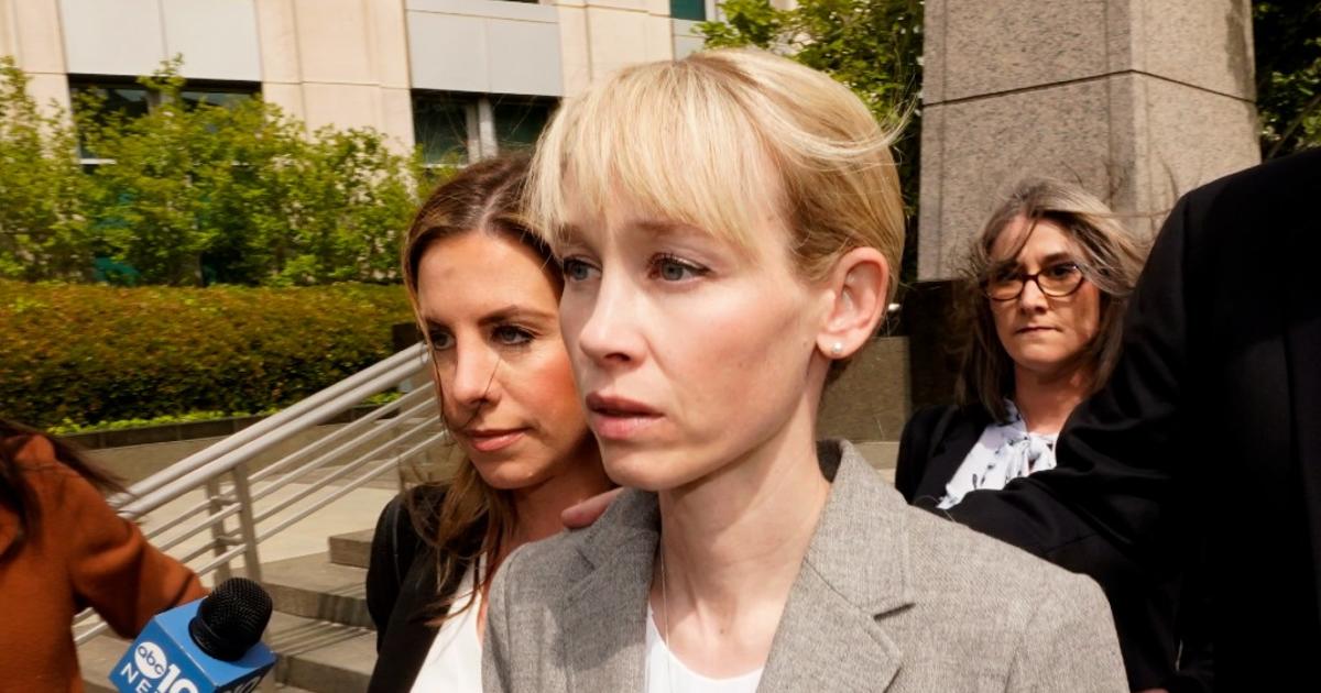 Prosecutors suggest 8-month sentence for Sherri Papini, the California woman who admitted to faking her own 2016 kidnapping - CBS News