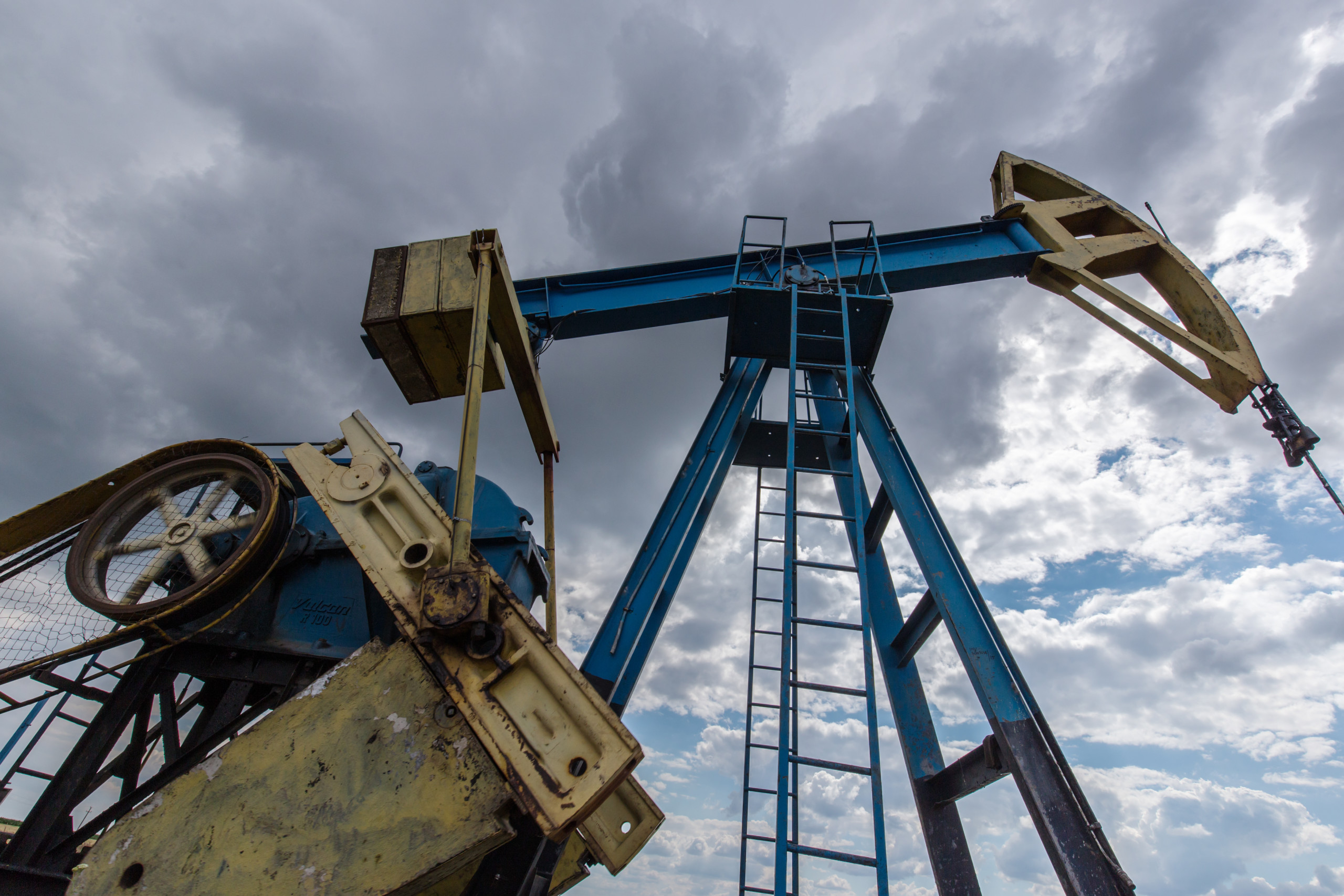 Should Europe turn to fracking its huge shale gas reserves to solve the energy crisis?