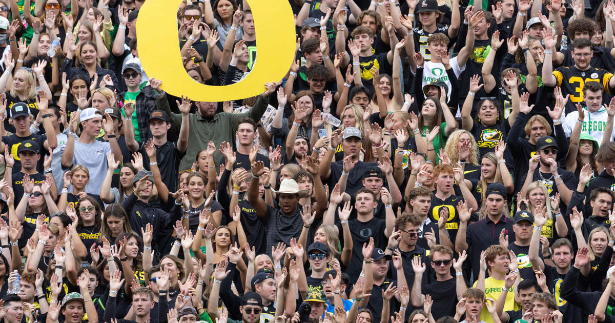 University of Oregon apologizes for 