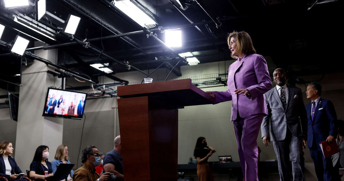 More Democrats urge Pelosi to keep energy 'side deal' out of funding bill