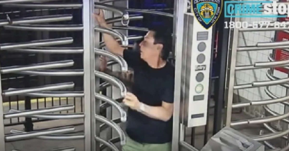 NYC man who pinned victim in metro turnstile arrested: NYPD
