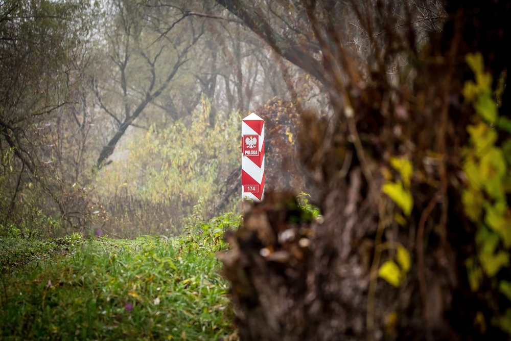 Russia may push illegal migrants directly into Poland from Kalinigrad, Poland prepares new border barrier to address the threat