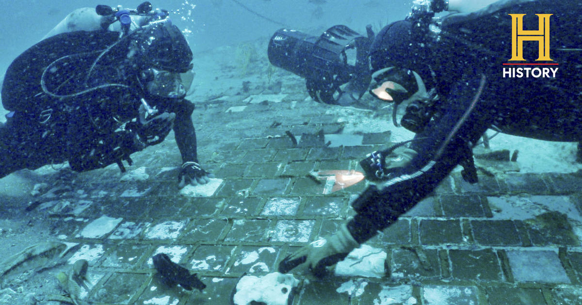History Channel documentary team finds piece of space shuttle Challenger in Atlantic Ocean - CBS News