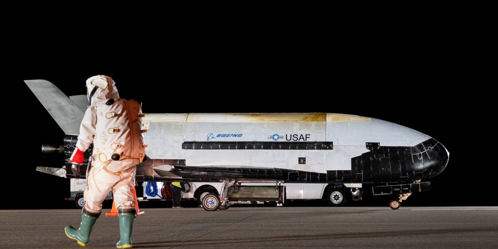 Secret spaceplane returns to Earth sending sonic booms across Florida