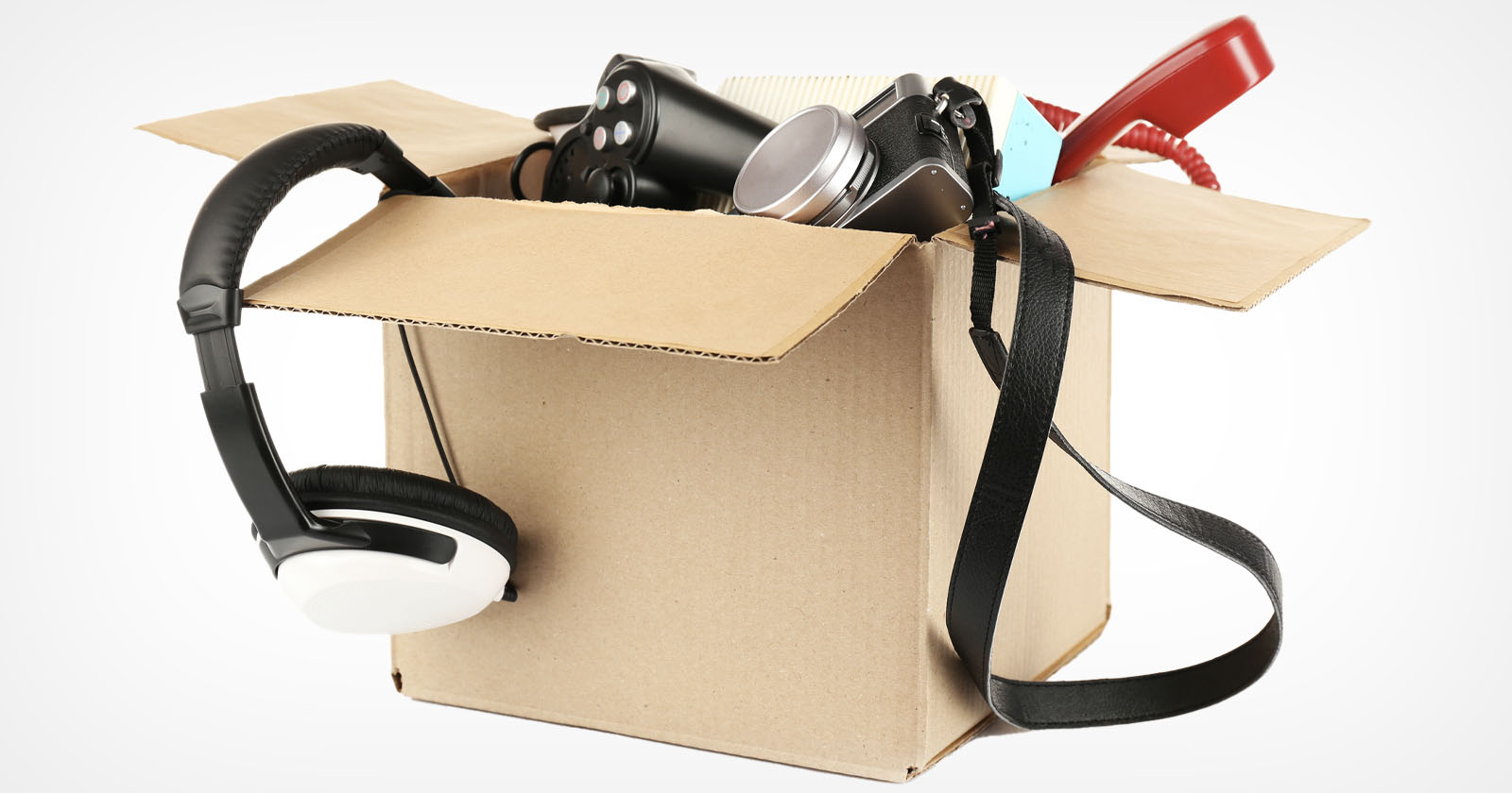 The Average US Adult is Hoarding Over $2,000 of Unused Tech: Report | PetaPixel