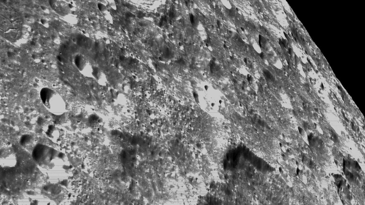 NASA Artemis spaceship's new moon images are really eerie | Mashable