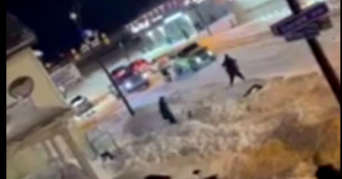 Heavy Gunfire Heard Across Snowed-In US City as Looting Erupts