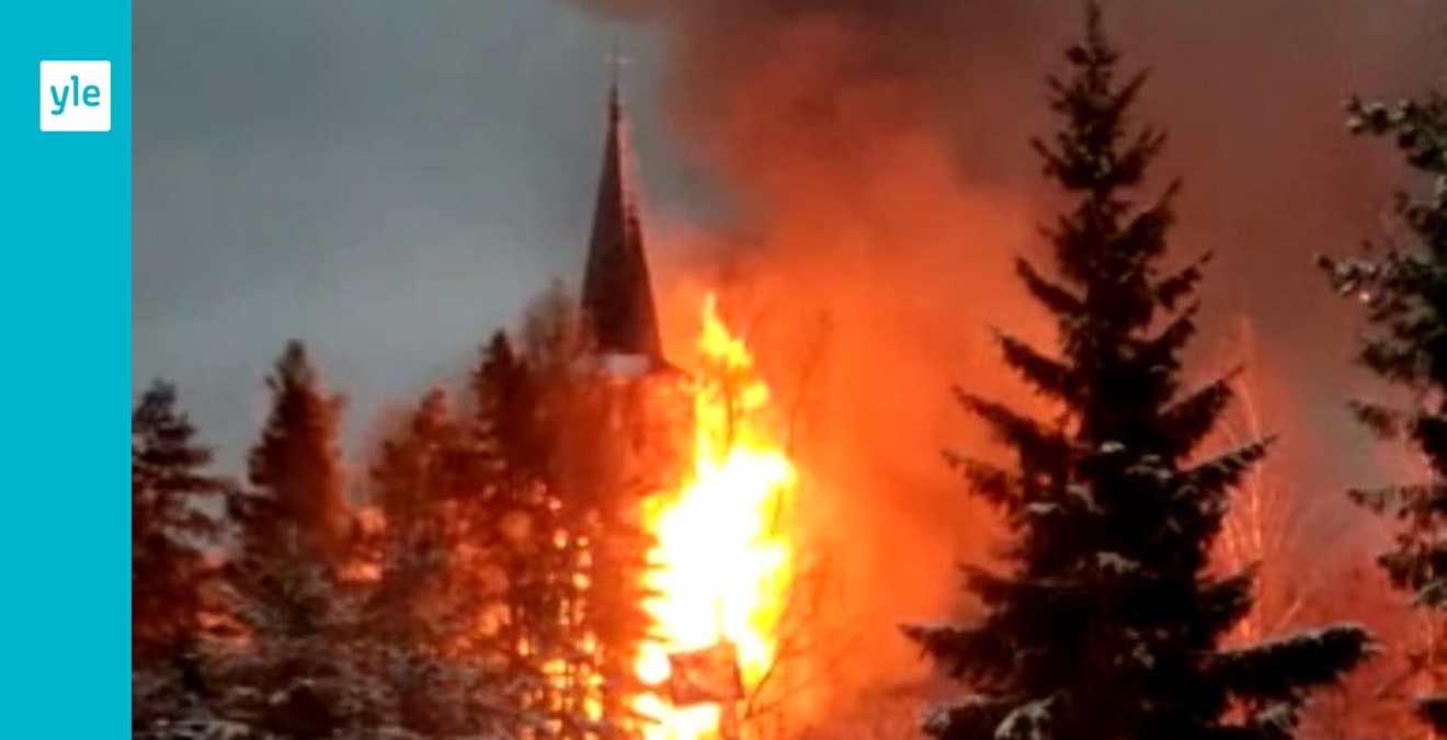 Kyrkan i Rautjärvi totalförstörd i brand – polisen misstänker att branden var anlagd – Inrikes – svenska.yle.fi