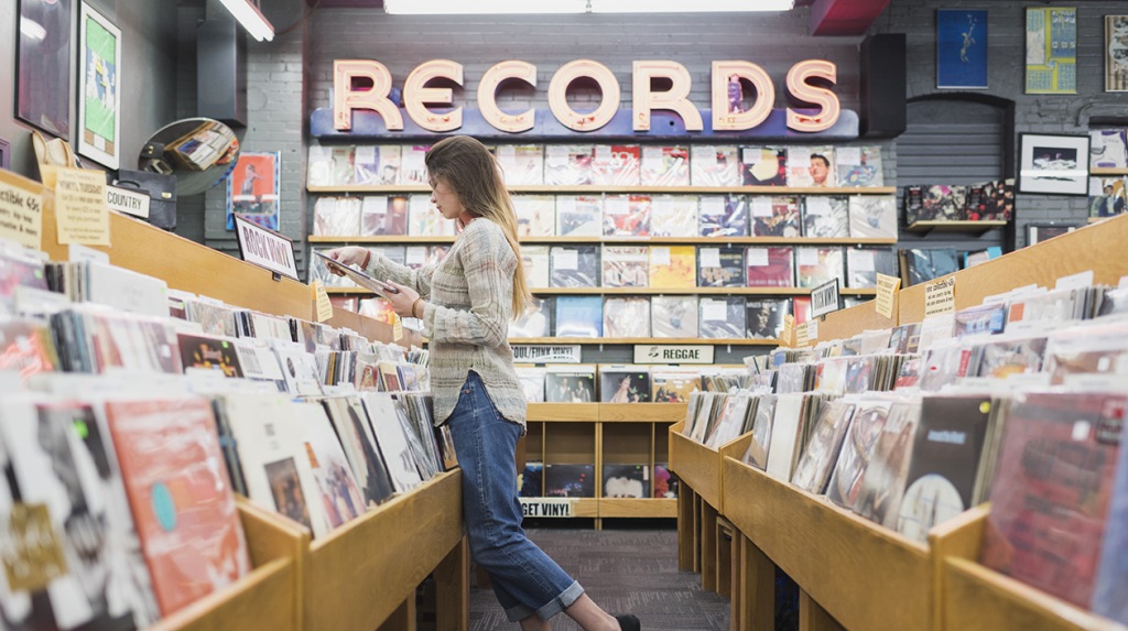 Vinyl Album Sales Break Single-Week Record for US Modern-Era – Billboard