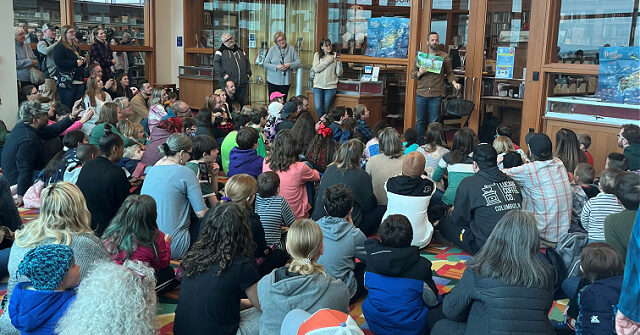 WATCH: Huge Crowd Attends Reading of Faith-Based Children's Book