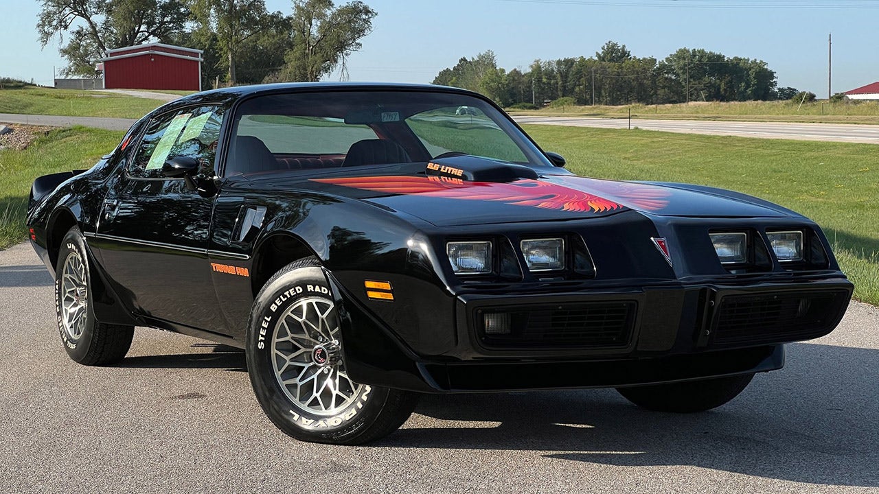 'Barn find' 1979 Pontiac Firebird Trans Am driven just 37 miles up for auction | Fox News