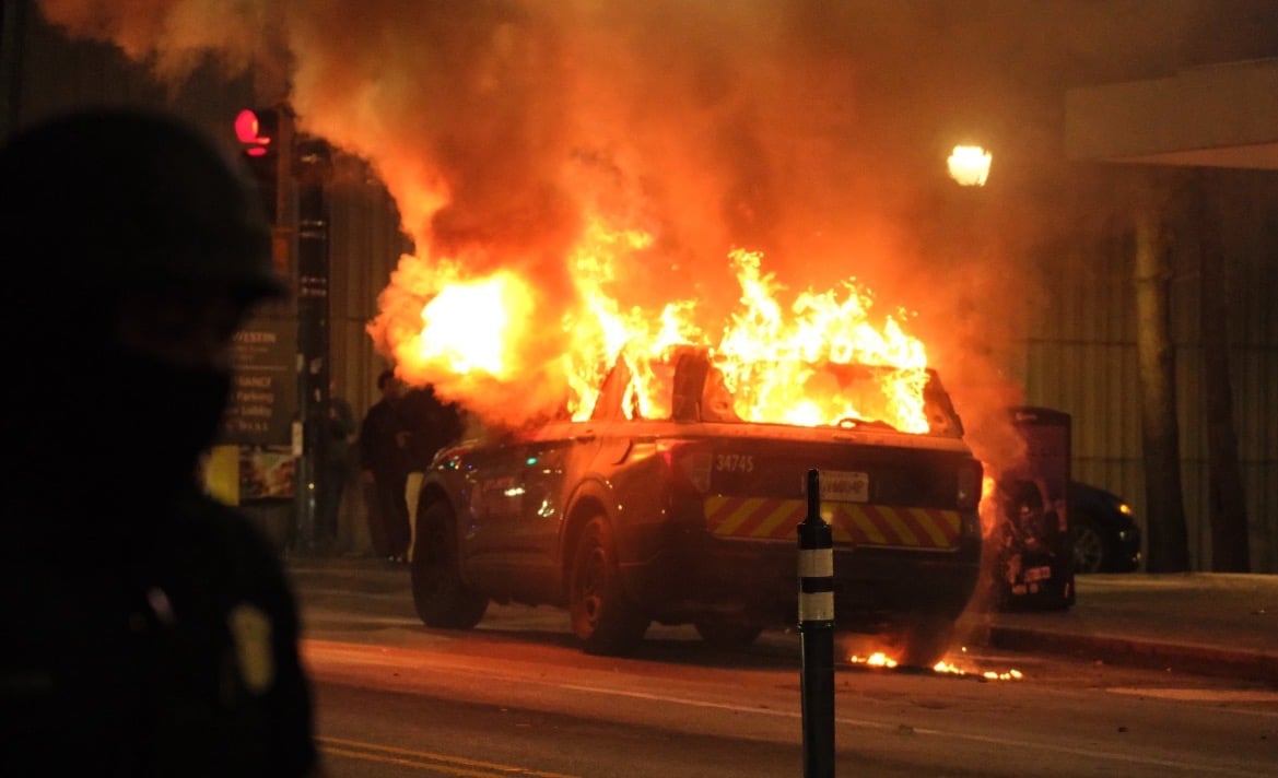DEVELOPING: 'Revenge' Riot Erupts in Atlanta: Antifa Militants Destroy Businesses, Light Cop Car on Fire After Fellow Comrade Killed By Police (VIDEO)