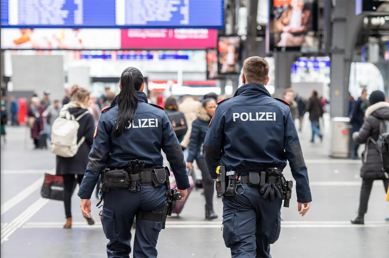 Eritrean national arrested after attacking two women at Zurich train station