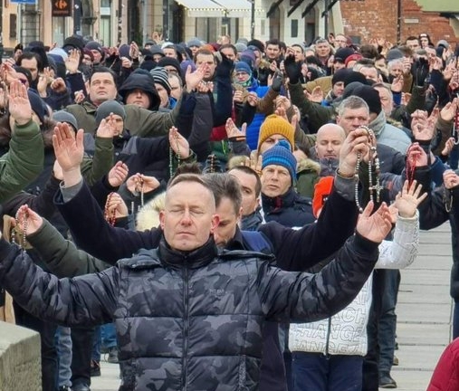 After rosary prayer groups are criticized by left-liberal media, Croatian bishop says, 'The rosary is the strength of the nation'