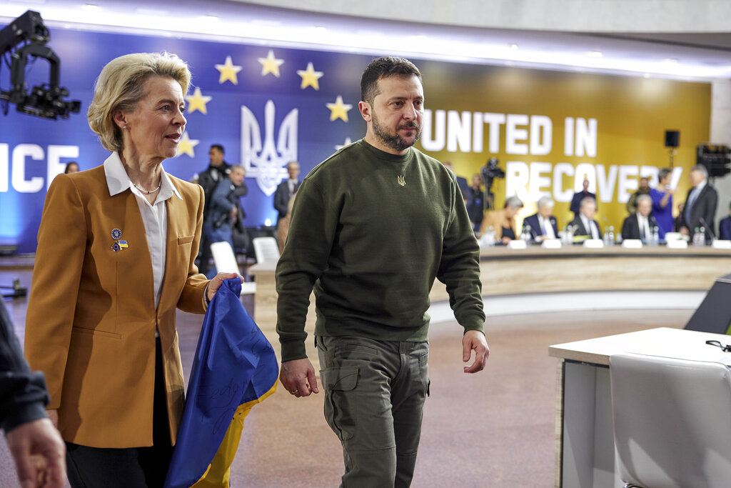 Von der Leyen holds talks with Ukraine over EU membership in Kyiv