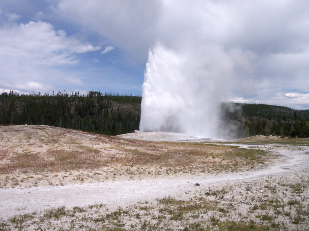 Yellowstone Supervolcano Eruption? 6 Facts About the Yellowstone Caldera | Big Horn Radio Network | Wyoming