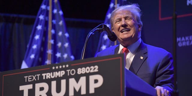 YubNub News        | Iowa showdown: Trump and DeSantis hold competing 2024 events in first caucus state