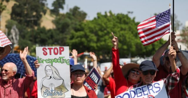 YubNub News        | 'Save Our Children!': Thousands Block the Entrance to Dodger Stadium to Protest 'Pride Night' Celebration