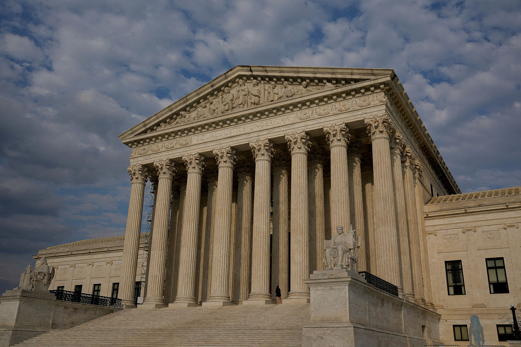YubNub News        | Supreme Court Upholds Law Criminalizing ‘Encouragement’ of Illegal Immigration