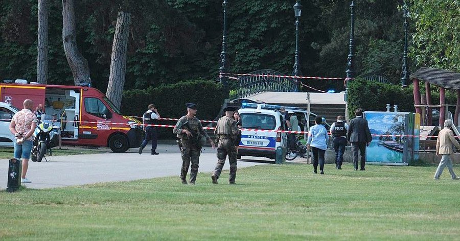 'He started stabbing the little ones' – Syrian migrant stabs 7 very young children in French park, at least 2 in critical condition
