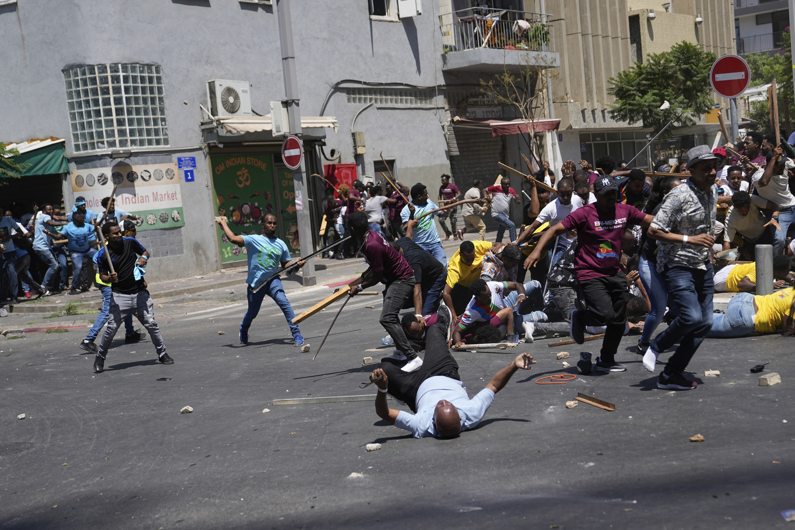 Chaos in Tel Aviv as infighting among Eritrean migrants leaves 150 injured
