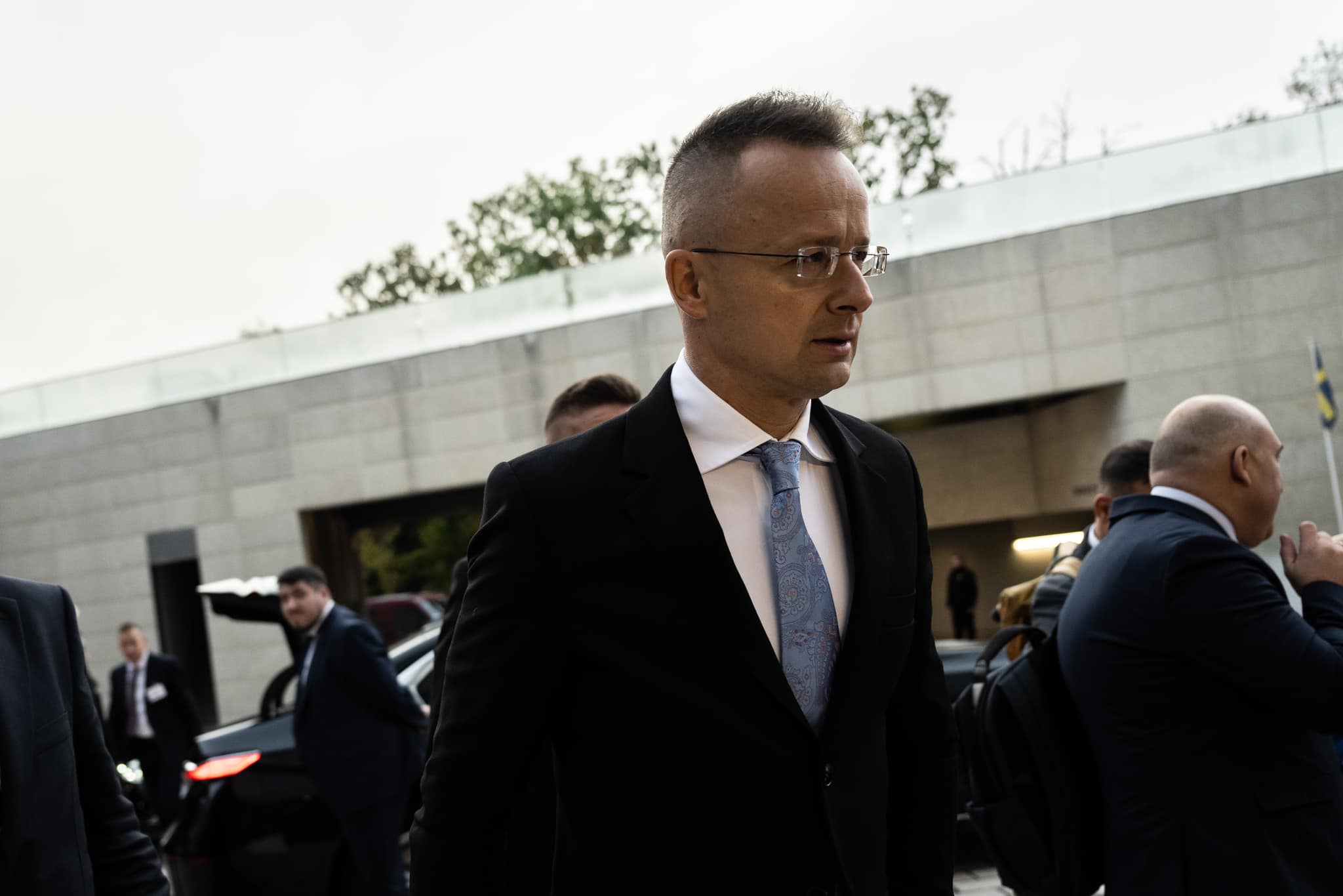 Brussels' stance on Ukraine favors war over peace - Hungary's FM | Voice of Europe