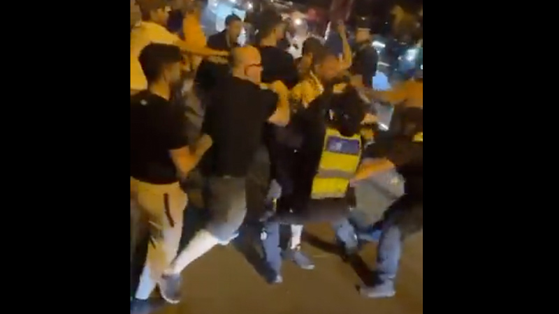 Watch: Australian Protesters Fight Over Israel-Hamas Conflict