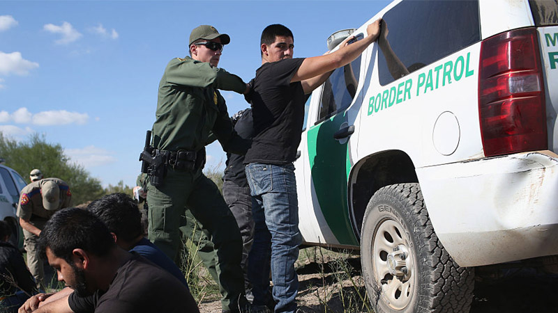 Police Can Arrest Migrants Who Enter the US Illegally Under New Texas Law