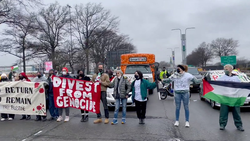 Roads To LAX & JFK Airports Blocked By Demonstrators Calling For Peace In Gaza