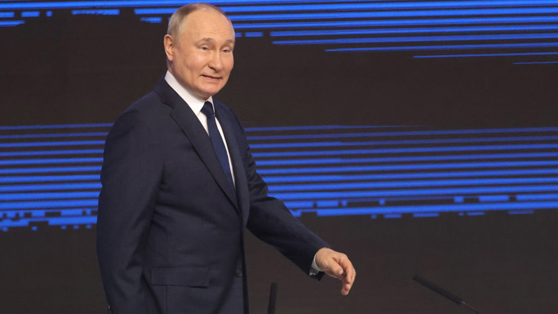RINOs Lose It Over Potential Tucker-Putin Interview: Ex-GOP Congressman Cries ‘Traitor’ & Bill Kristol Says Don’t Let Him Back Into USA