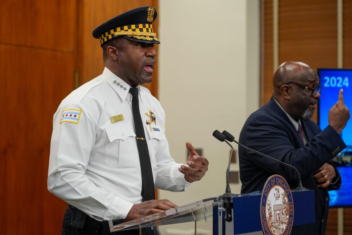 11-year-old fatally stabbed while trying to protect pregnant mother from attacker, officials say