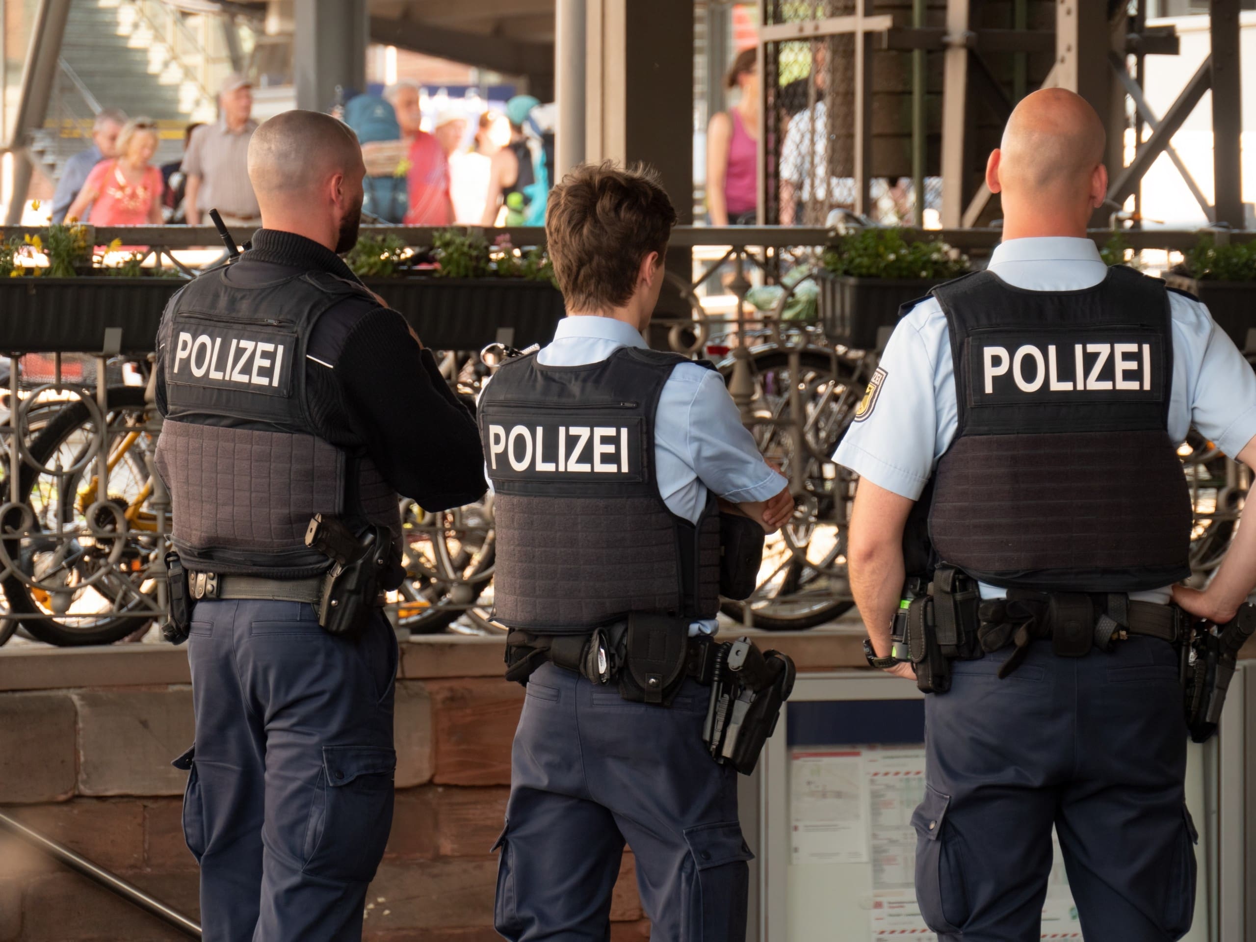 Germany: Police hunt 6 migrants who gang-raped two 14-year-old girls in Rostock