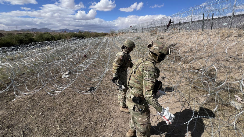 Texas National Guard Installs Vast Rows of Barbed Wire at Border